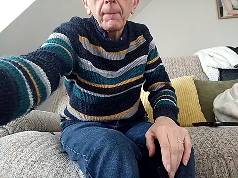 mr english50 online show from April 18, 9:13 am