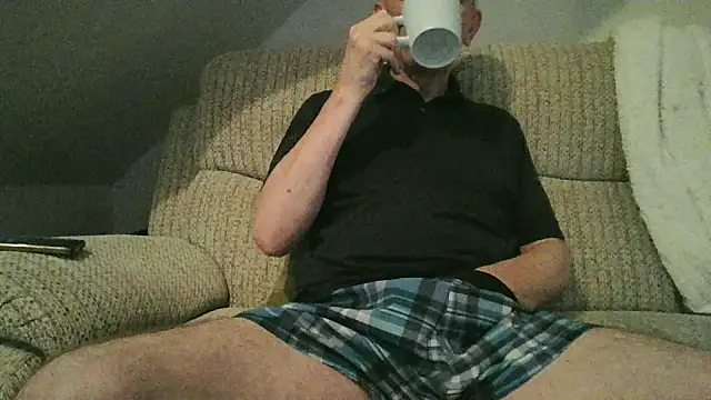 Snapshot of mr_english50 chatting on April 28, 5:01 am mr english50 online show from April 28, 5:01 am