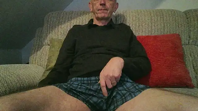 Snapshot of mr_english50 chatting on May 19, 5:03 am mr english50 online show from May 19, 5:03 am