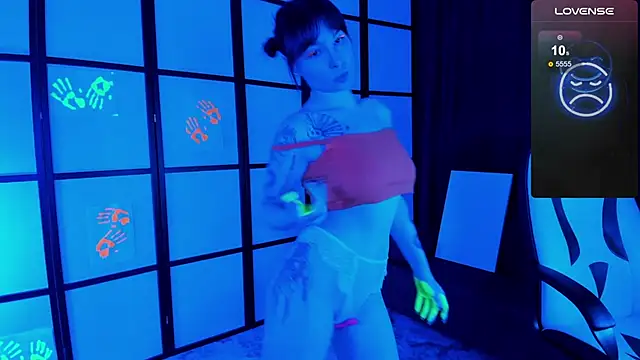 risingrose  online show from December 8, 4:25 am