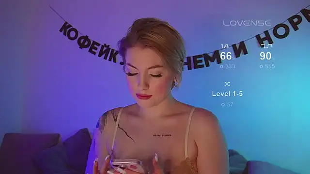 kris69kiss online show from March 18, 4:04 pm