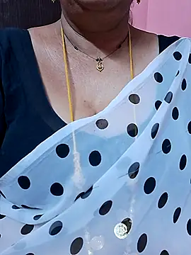 ananya956 online show from April 17, 2:09 pm