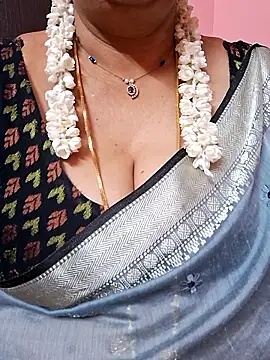 Snapshot of ananya956 chatting on May 24, 1:43 am ananya956 online show from May 24, 1:43 am