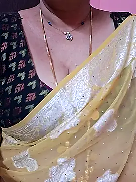 Snapshot of ananya956 chatting on May 29, 8:23 am ananya956 online show from May 29, 8:23 am