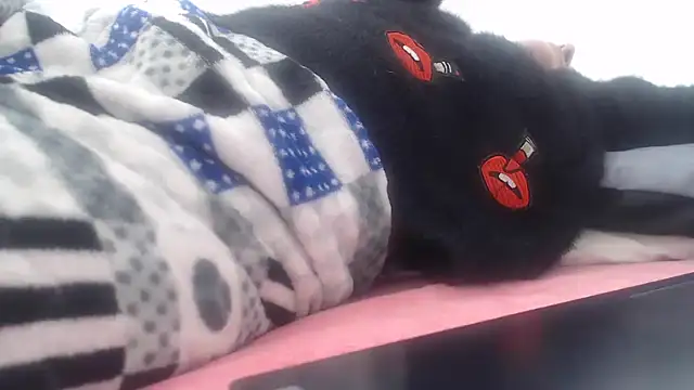 Snapshot of naughthyany16 chatting on November 17, 8:47 pm naughthyany16 online show from November 17, 8:47 pm