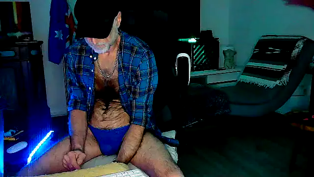 Towndude123 online show from February 27, 5:51 am