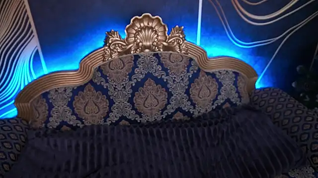 MagicPeachh  online show from December 16, 1:49 pm