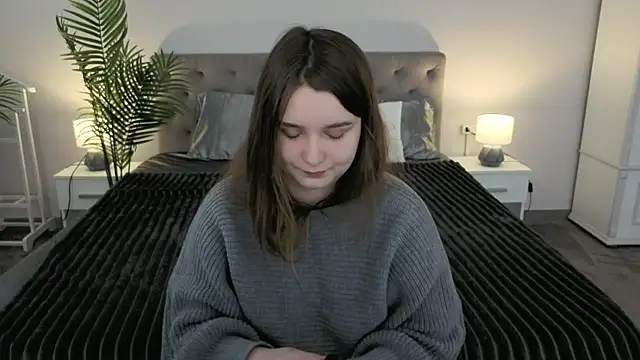 MagicPeachh  online show from March 23, 6:50 am