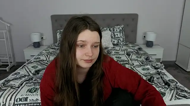 Snapshot of MagicPeachh_ chatting on May 8, 5:35 am MagicPeachh online show from May 8, 5:35 am