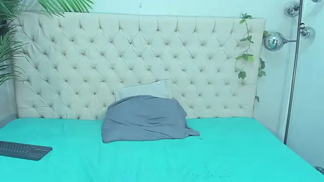 Victoria Coleman online show from March 20, 11:05 am