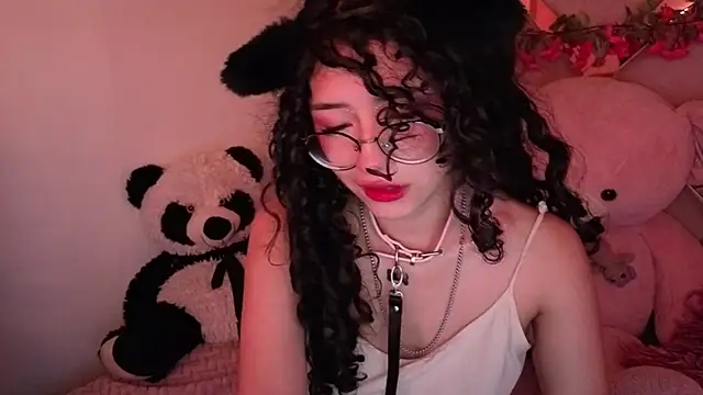 Snapshot of CherieCurl chatting on May 30, 3:31 pm CherieCurl online show from May 30, 3:31 pm