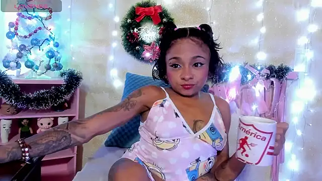Snapshot of Lauren_Hills069 chatting on December 23, 2:24 am Lauren Hills069 online show from December 23, 2:24 am