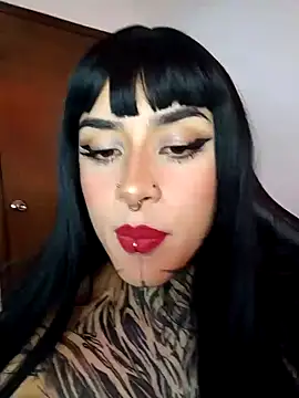 taaylor33 online show from December 7, 11:40 am