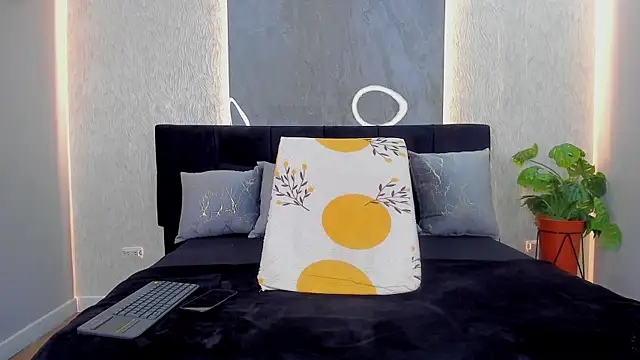 Johan Williams 07 online show from August 4, 12:25 am