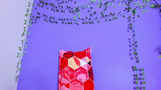 Snapshot of scarlet-jonesx chatting on February 24, 4:27 am scarlet-jonesx online show from February 24, 4:27 am