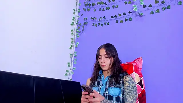 Snapshot of scarlet-jonesx chatting on March 9, 12:31 am scarlet-jonesx online show from March 9, 12:31 am