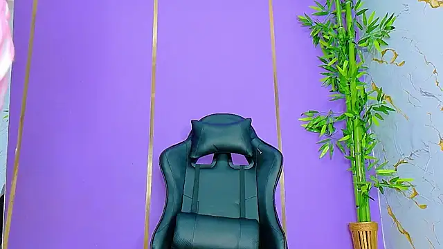 Snapshot of scarlet-jonesx chatting on September 19, 2:29 pm scarlet-jonesx online show from September 19, 2:29 pm