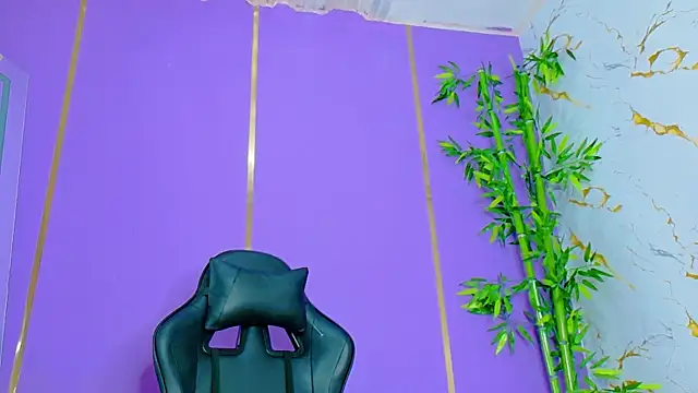 Snapshot of scarlet-jonesx chatting on October 4, 4:54 am scarlet-jonesx online show from October 4, 4:54 am