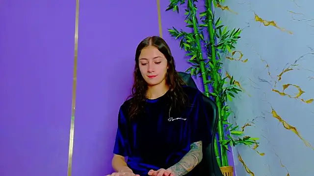 Snapshot of scarlet-jonesx chatting on October 7, 8:22 am scarlet-jonesx online show from October 7, 8:22 am