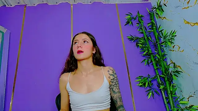 Snapshot of scarlet-jonesx chatting on October 10, 11:37 pm scarlet-jonesx online show from October 10, 11:37 pm