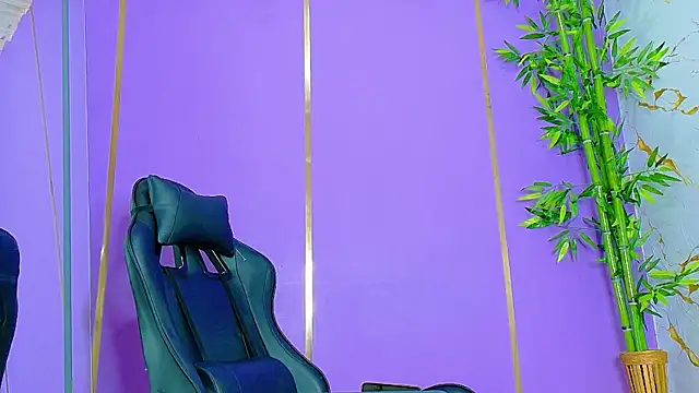 Snapshot of scarlet-jonesx chatting on October 13, 7:41 am scarlet-jonesx online show from October 13, 7:41 am