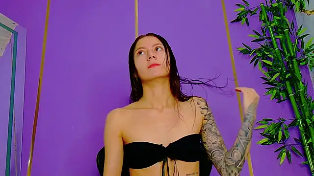 Snapshot of scarlet-jonesx chatting on October 27, 7:18 pm scarlet-jonesx online show from October 27, 7:18 pm