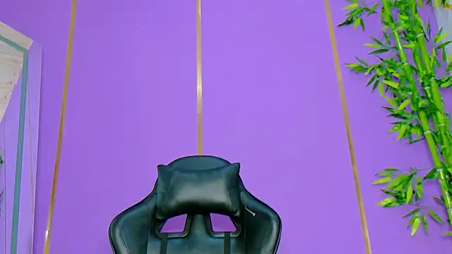 Snapshot of scarlet-jonesx chatting on November 4, 9:25 pm scarlet-jonesx online show from November 4, 9:25 pm