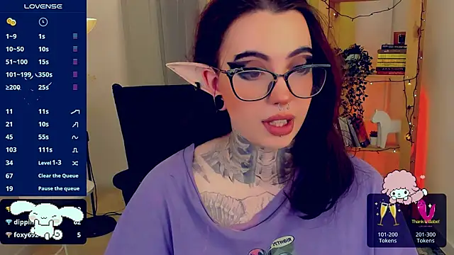 Snapshot of Dixi_Pixi_ chatting on January 5, 8:43 am Dixi Pixi online show from January 5, 8:43 am