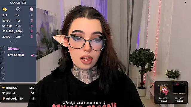 Snapshot of Dixi_Pixi_ chatting on January 12, 8:36 am Dixi Pixi online show from January 12, 8:36 am