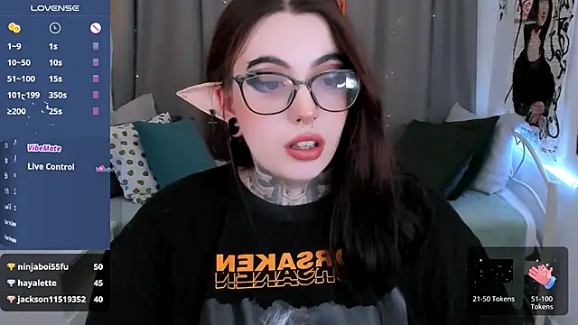 Snapshot of Dixi_Pixi_ chatting on February 1, 8:50 am Dixi Pixi online show from February 1, 8:50 am