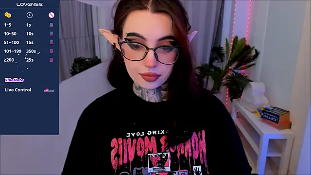 Snapshot of Dixi_Pixi_ chatting on February 22, 5:44 am Dixi Pixi online show from February 22, 5:44 am