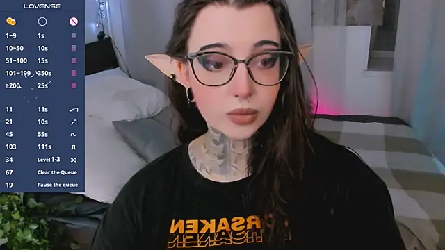 Snapshot of Dixi_Pixi_ chatting on September 18, 7:43 am Dixi Pixi online show from September 18, 7:43 am