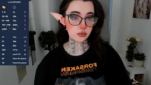 Snapshot of Dixi_Pixi_ chatting on October 12, 5:39 am Dixi Pixi online show from October 12, 5:39 am