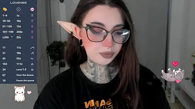 Snapshot of Dixi_Pixi_ chatting on October 19, 5:52 am Dixi Pixi online show from October 19, 5:52 am