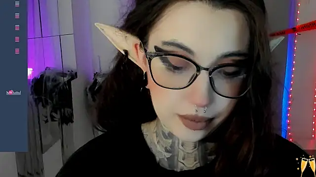 Snapshot of Dixi_Pixi_ chatting on October 24, 5:48 am Dixi Pixi online show from October 24, 5:48 am