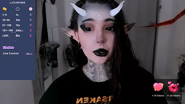 Snapshot of Dixi_Pixi_ chatting on October 26, 5:57 am Dixi Pixi online show from October 26, 5:57 am