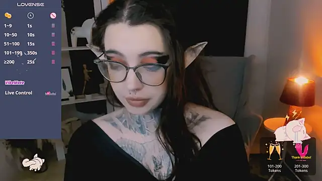 Snapshot of Dixi_Pixi_ chatting on November 23, 5:51 am Dixi Pixi online show from November 23, 5:51 am