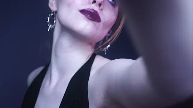 ginger hugs online show from February 9, 10:11 pm