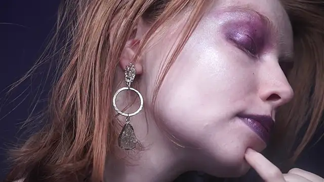 ginger hugs online show from February 27, 10:09 pm