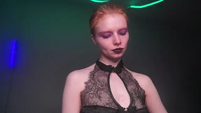 ginger hugs online show from September 20, 10:00 pm