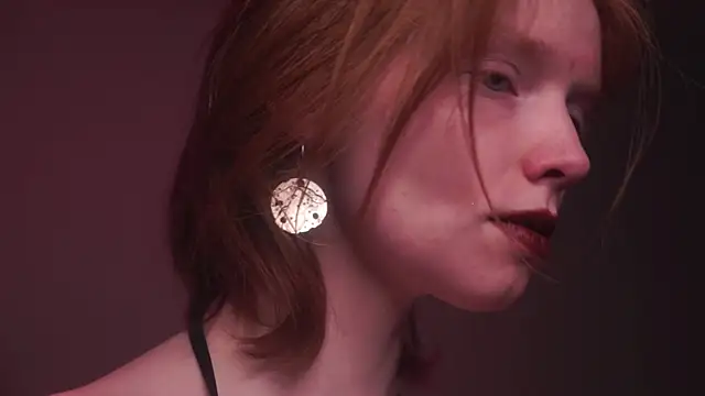 ginger hugs online show from September 25, 10:13 pm