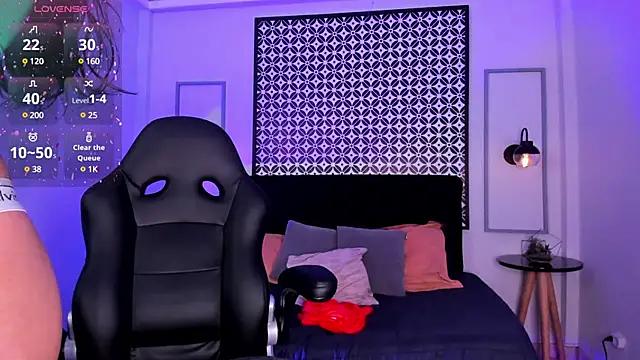 Chloe fischer  online show from March 21, 2:07 pm