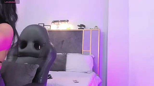 Chloe fischer  online show from March 12, 2:45 pm