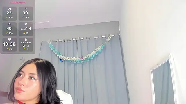 Chloe fischer  online show from April 22, 2:40 pm