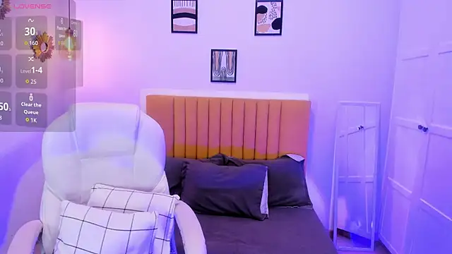 Chloe fischer  online show from April 24, 3:25 pm