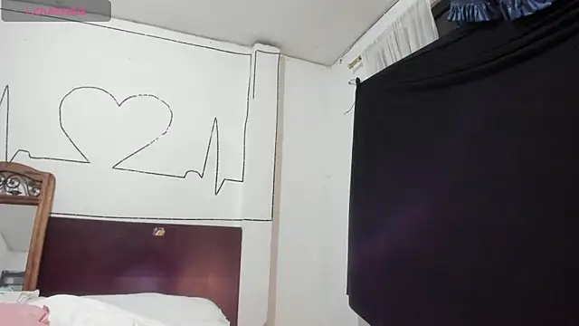 latinaStepmom online show from April 19, 12:11 am