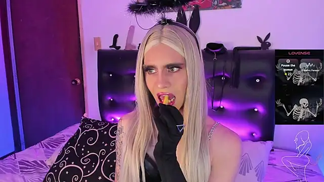 AngelsJones21 online show from October 30, 4:08 pm