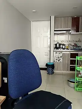 LisbethMoore  online show from December 17, 3:29 pm