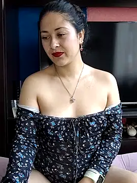 LisbethMoore  online show from March 12, 2:23 pm