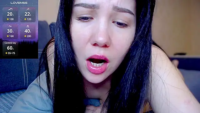 Snapshot of AlexaCruze chatting on January 14, 8:04 pm AlexaCruze online show from January 14, 8:04 pm